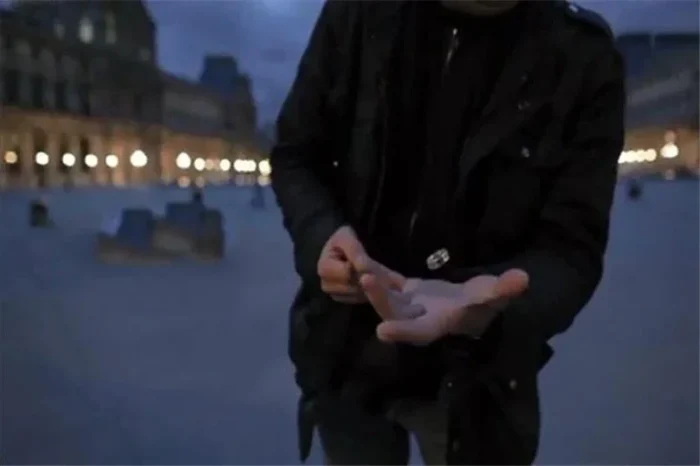 Floating Ring Magic Tricks Play Ball Pen Floating Effect Of Invisible Suit Powerful Magic Props Close Up Stage Props Gimmick - Image 2